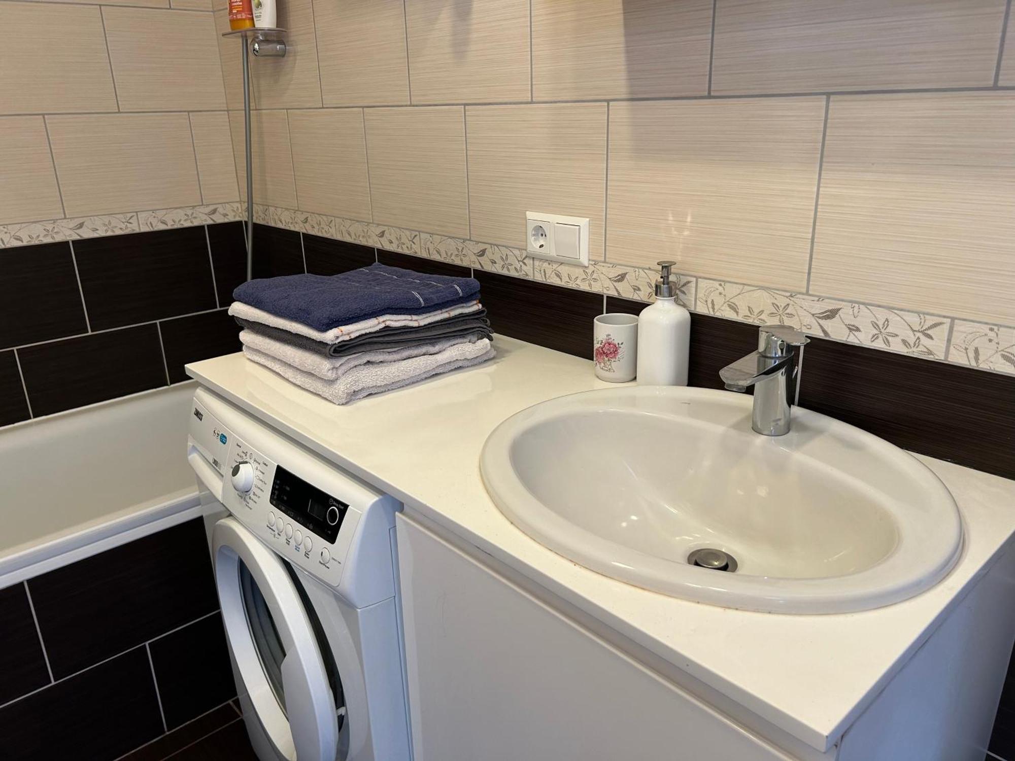 Your Home - Spacious Apartment In City Center, With Balcony & Self Check-In VNO Exterior foto